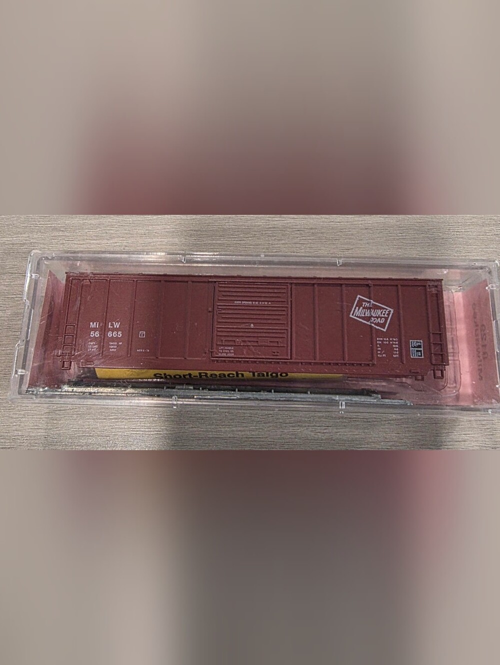 Roundhouse Products N Scale Milwaukee Road 50' Boxcar Kit